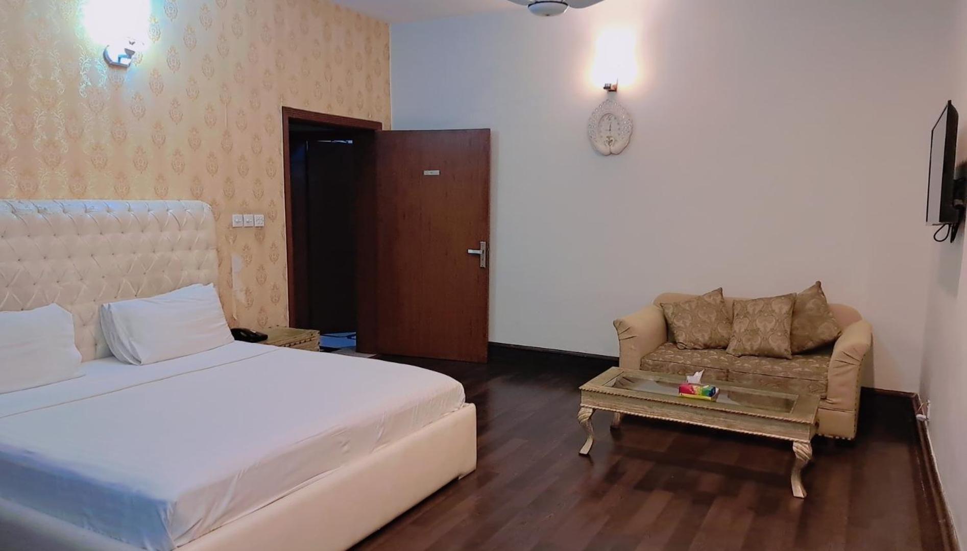 איסלמאבד Royal Grace Guest House מראה חיצוני תמונה